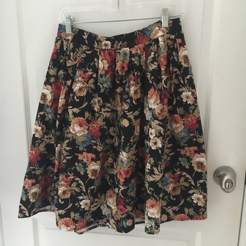 Vintage Pleated Skirt size Medium